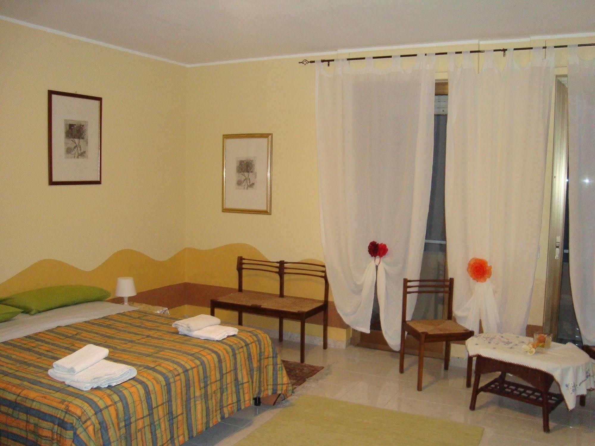 B&B Casa Ferrara Монополи Екстериор снимка
