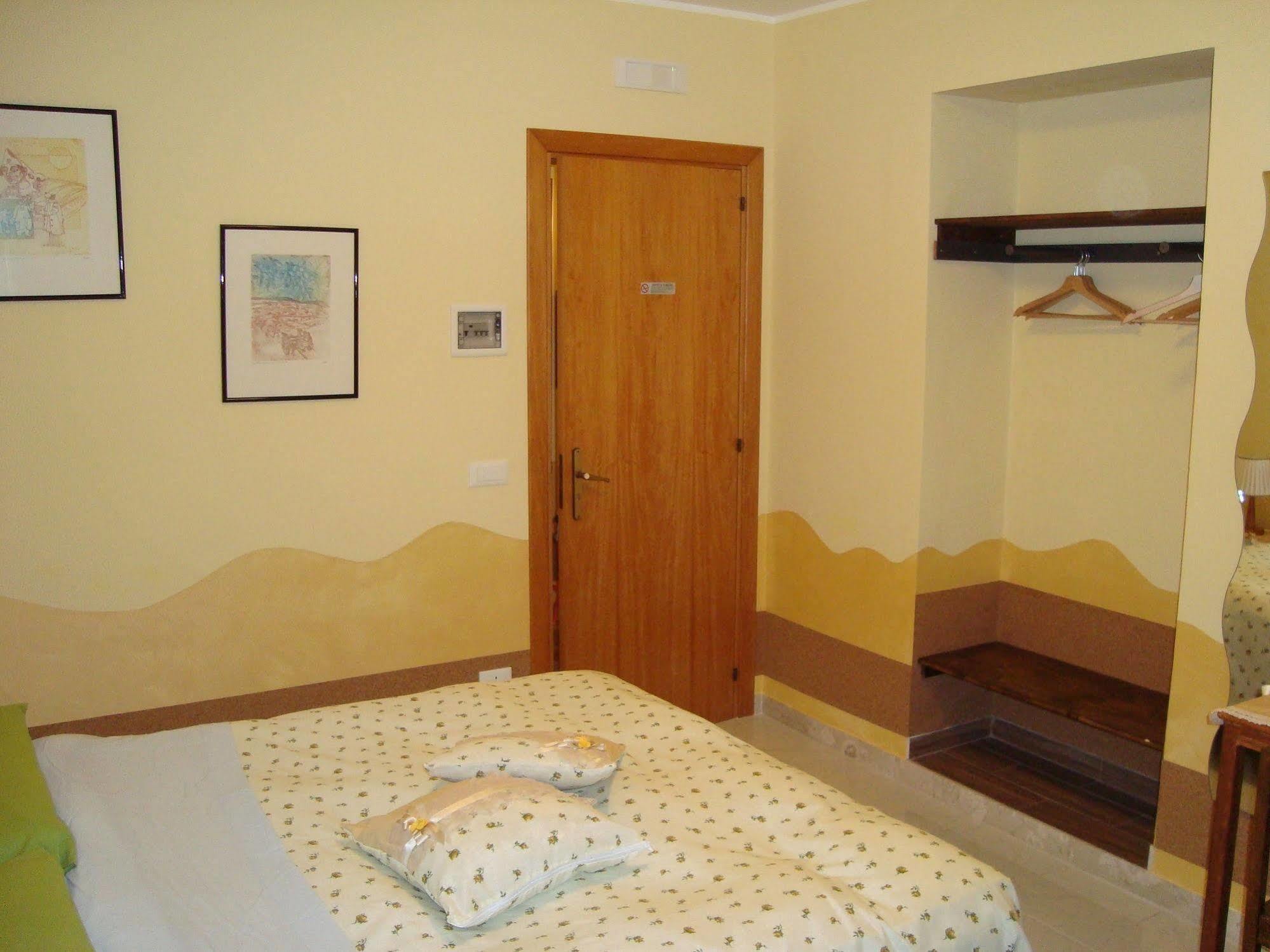 B&B Casa Ferrara Монополи Екстериор снимка