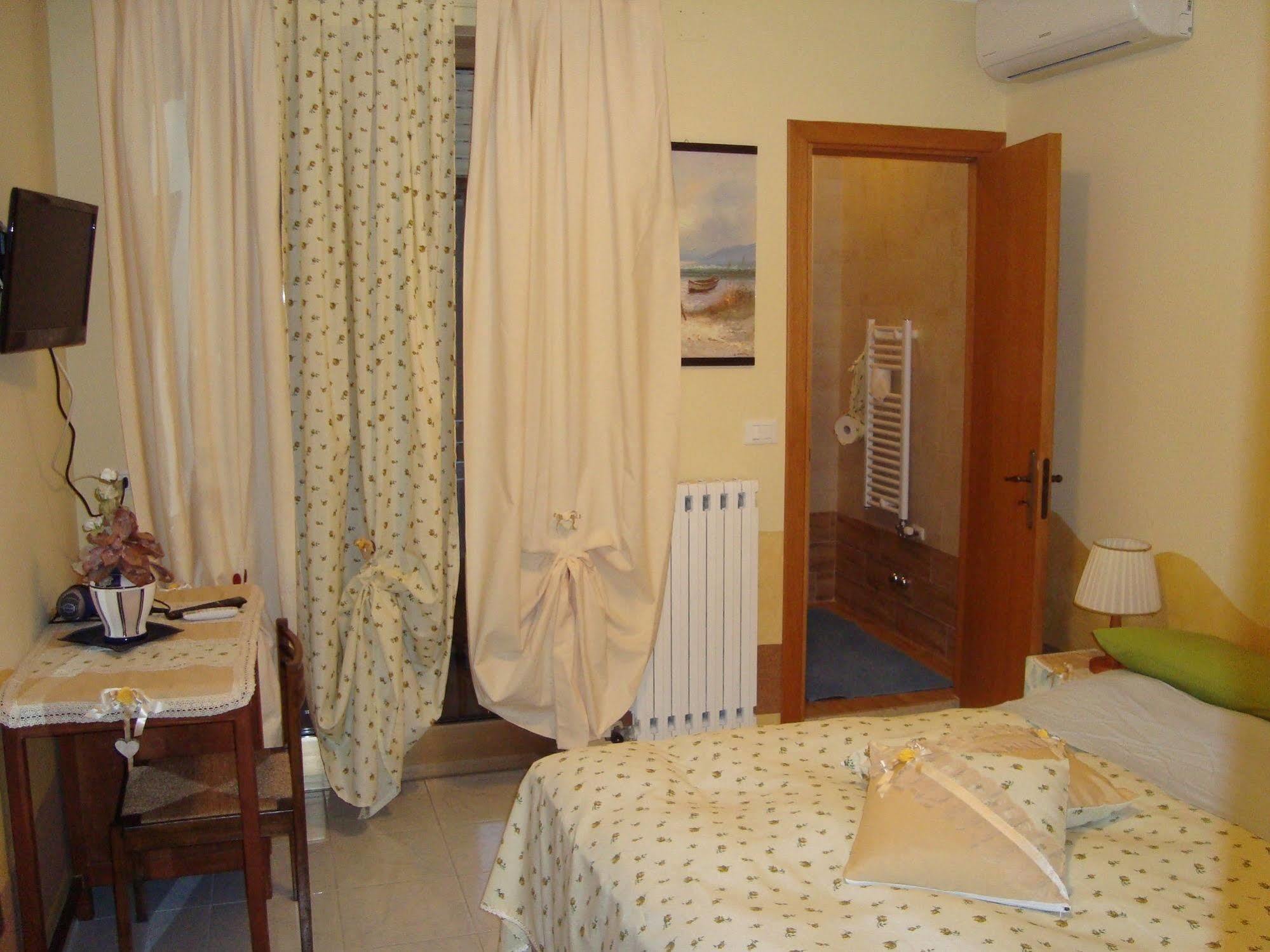 B&B Casa Ferrara Монополи Екстериор снимка